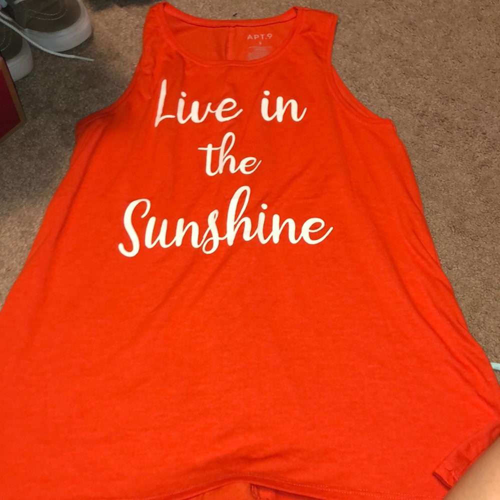 “Live in the Sunshine” top